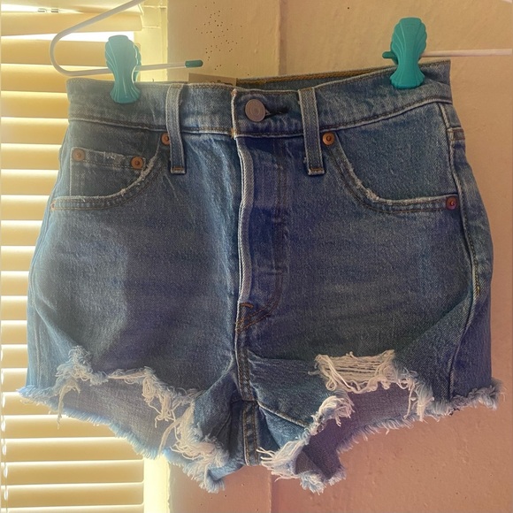 Levi’s Jean shorts - Picture 2 of 10